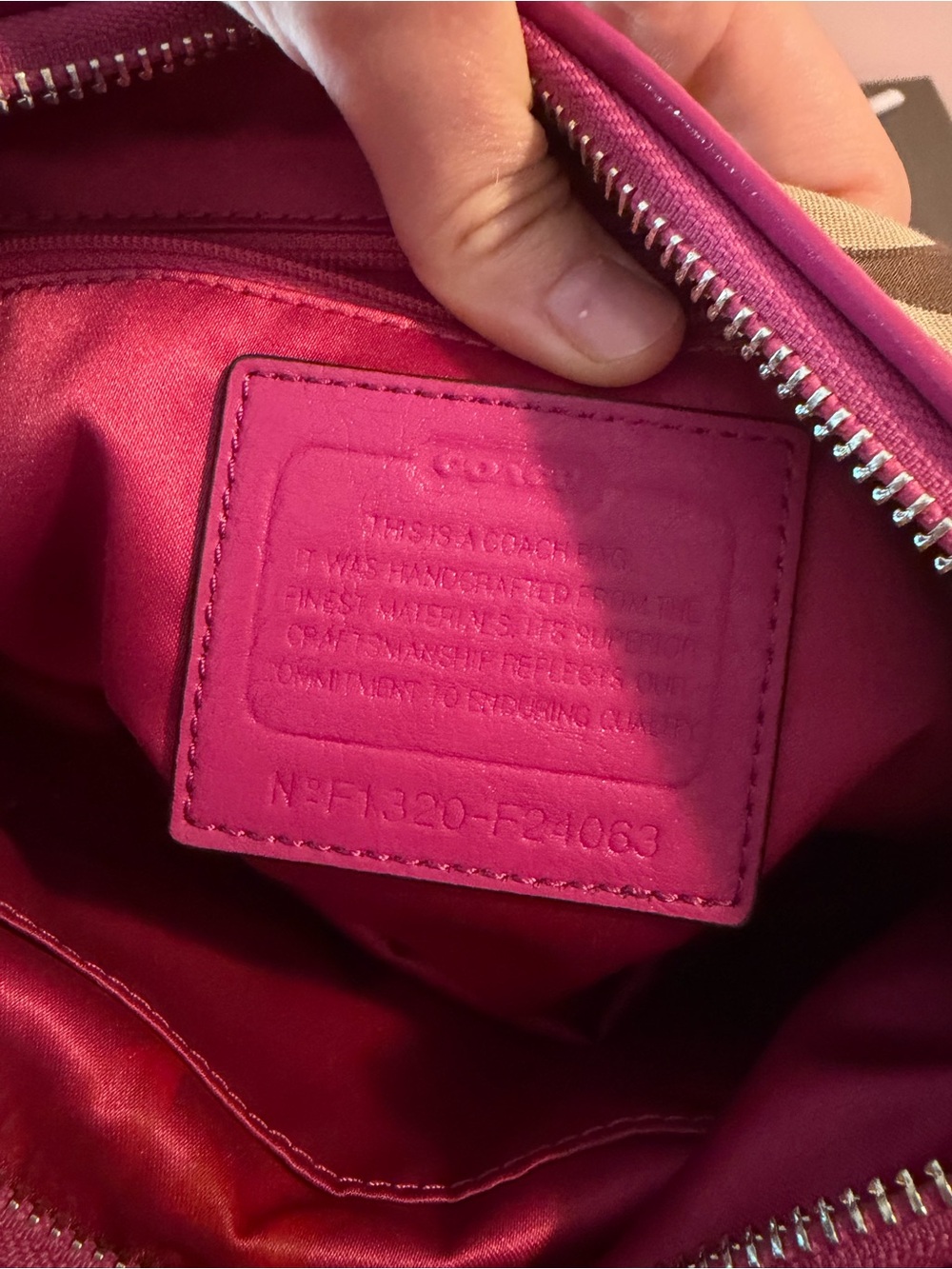 Coach Beige Signature Canvas Shoulder Bag with Pink Trim - Picture 4 of 4